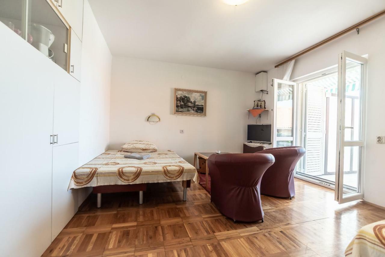Kiwi Apartments Gornji Karin Eksteriør bilde