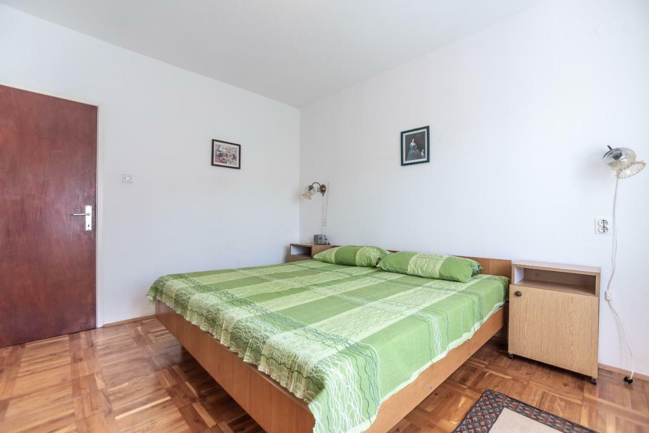Kiwi Apartments Gornji Karin Eksteriør bilde