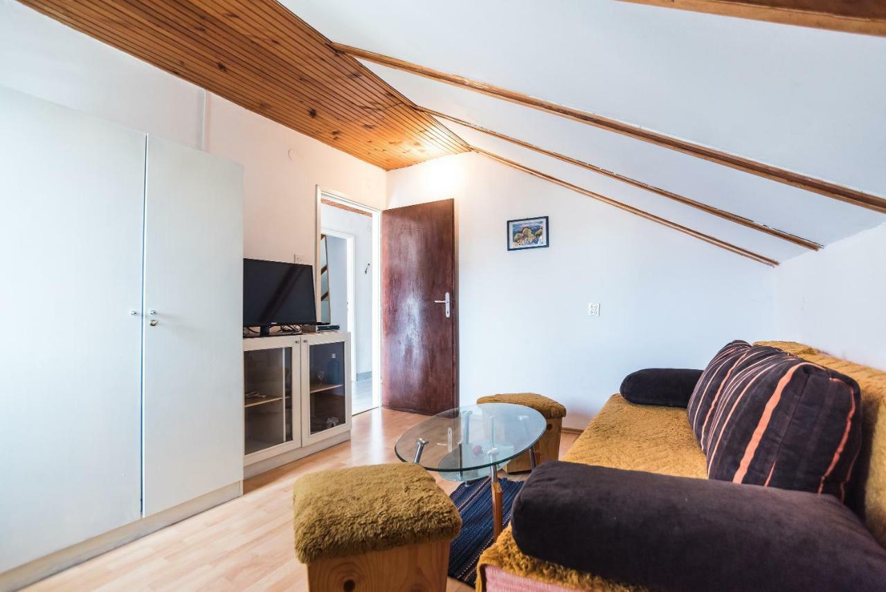 Kiwi Apartments Gornji Karin Eksteriør bilde