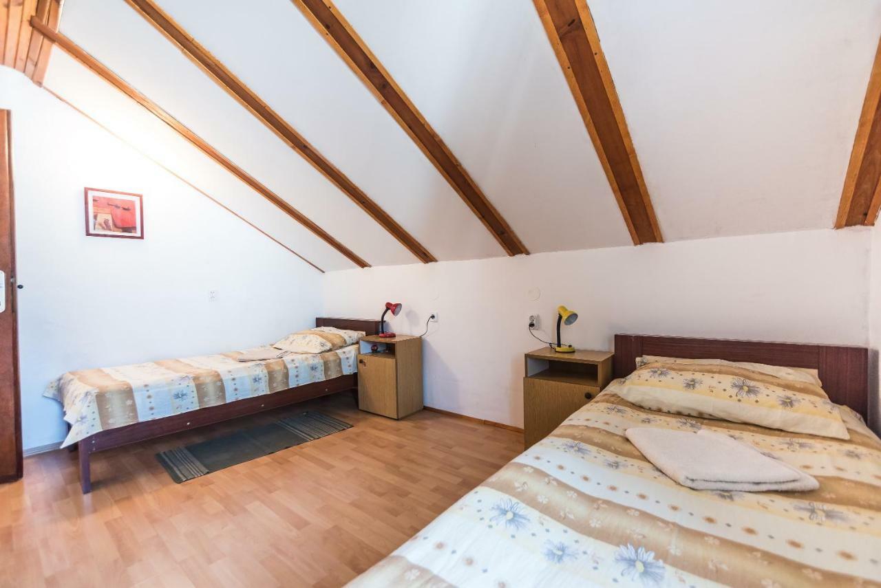 Kiwi Apartments Gornji Karin Eksteriør bilde