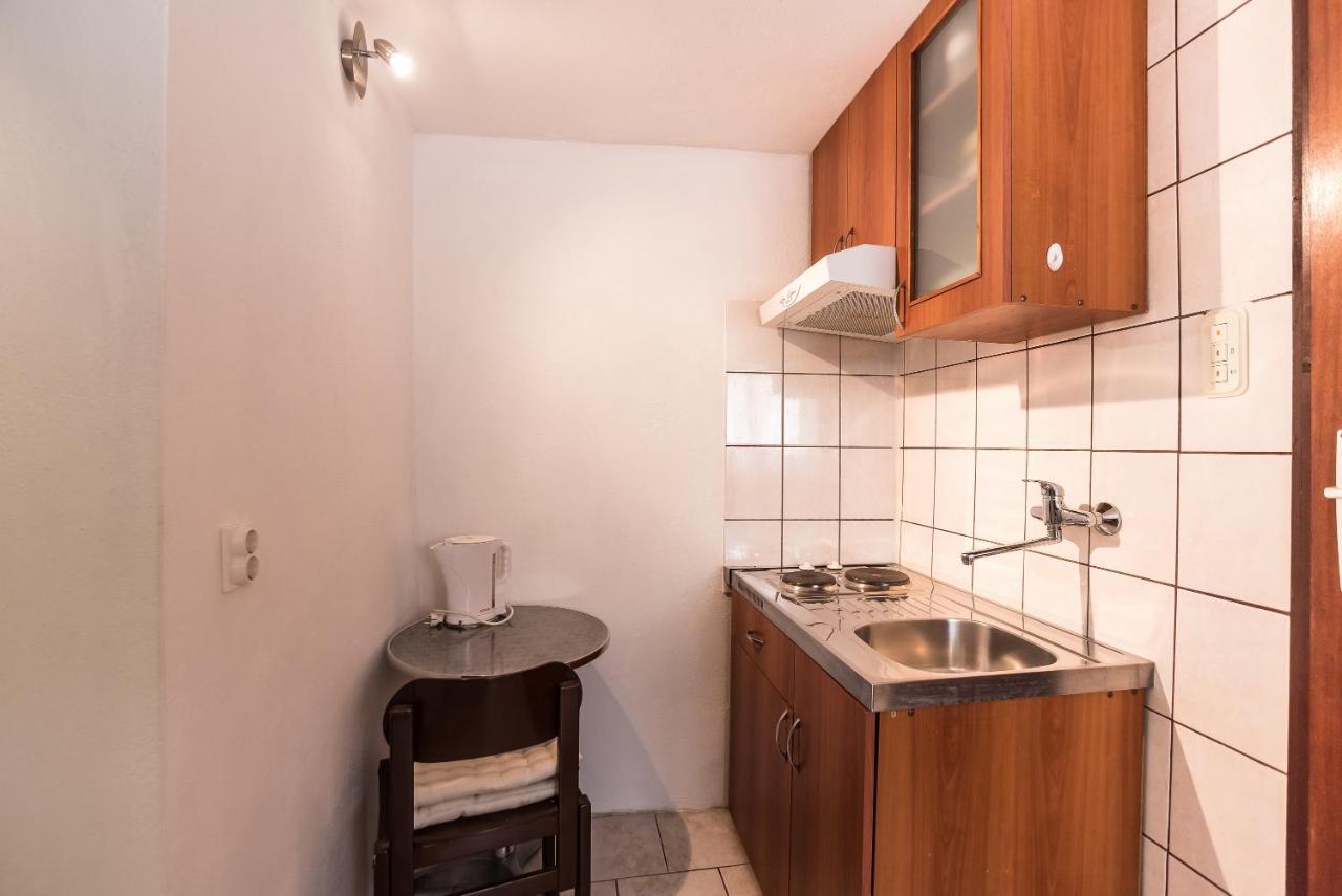 Kiwi Apartments Gornji Karin Eksteriør bilde